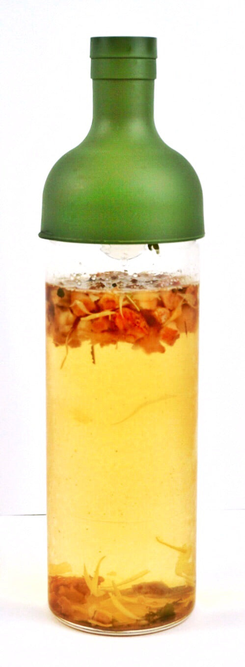 Eisteeflasche mit Siebeinsatz